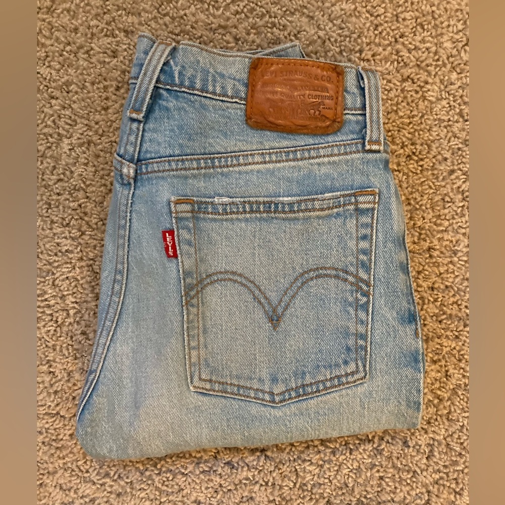 Women’s Levi’s Premium Wedgie Jeans Size 24